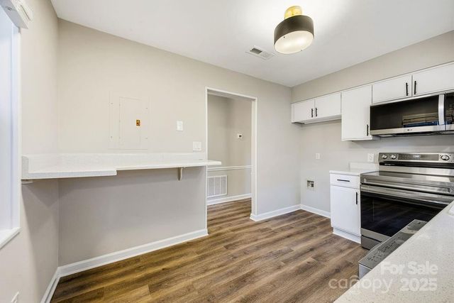 1605 Abbey Circle, Asheville, NC 28805