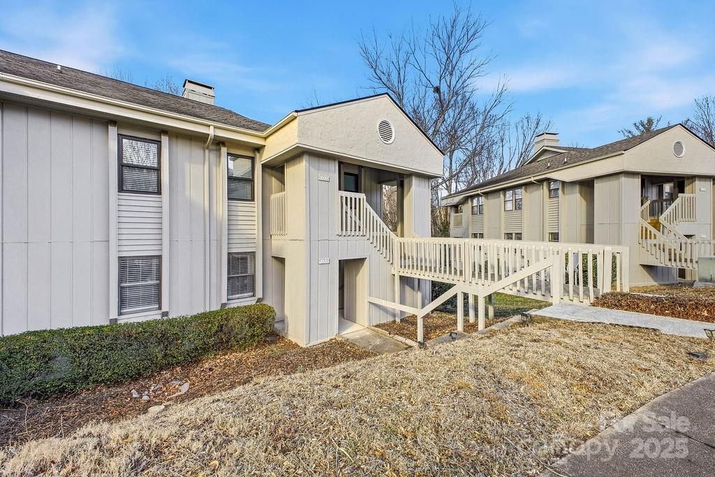 1605 Abbey Circle, Asheville, NC 28805