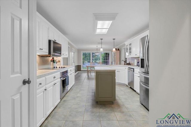 15811 S US Hwy 259, Mount Enterprise, TX 75681