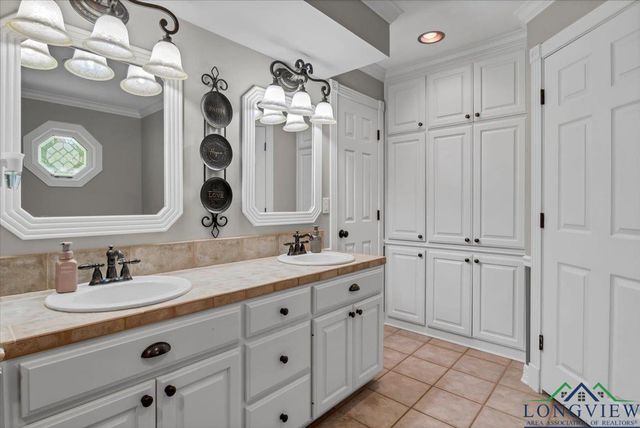 15811 S US Hwy 259, Mount Enterprise, TX 75681