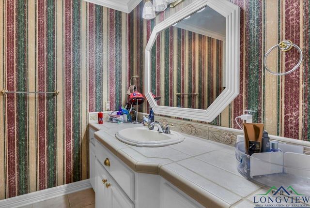 15811 S US Hwy 259, Mount Enterprise, TX 75681