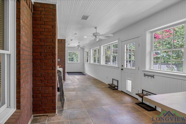 15811 S US Hwy 259, Mount Enterprise, TX 75681