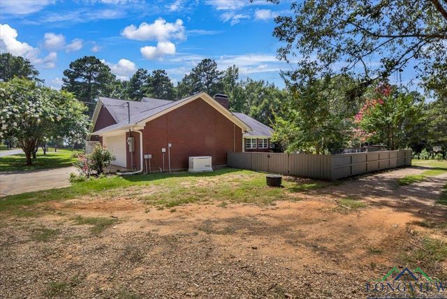 15811 S US Hwy 259, Mount Enterprise, TX 75681