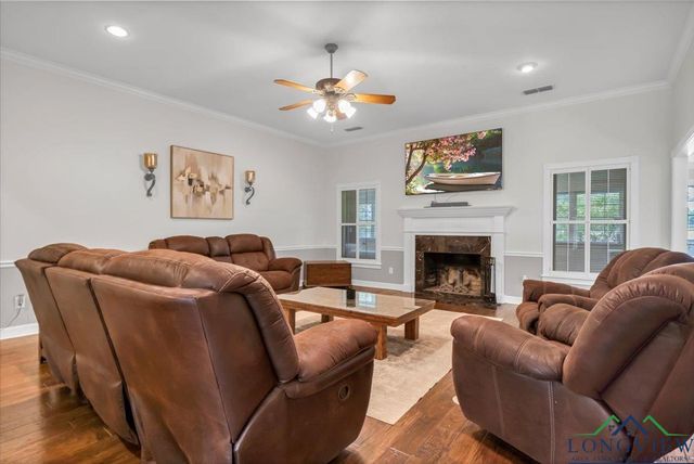 15811 S US Hwy 259, Mount Enterprise, TX 75681