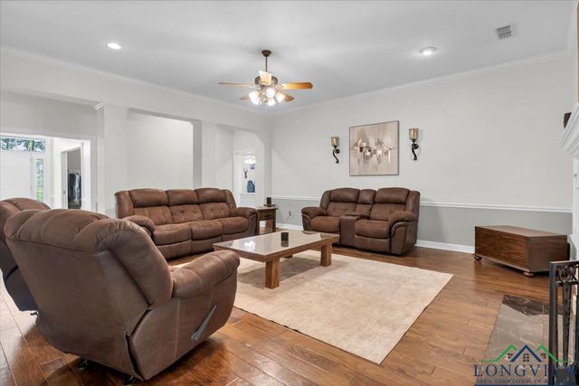 15811 S US Hwy 259, Mount Enterprise, TX 75681