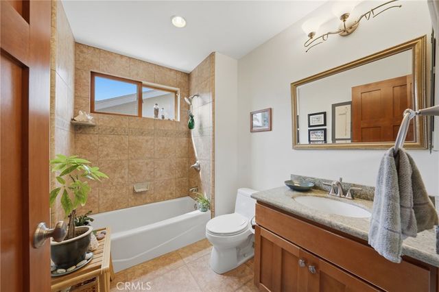 3107 Serrano Dr, Carlsbad, CA 92009