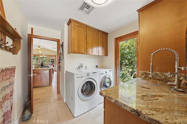 3107 Serrano Dr, Carlsbad, CA 92009