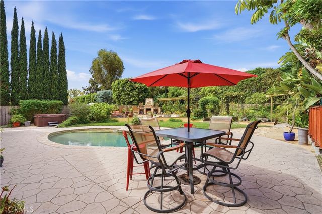 3107 Serrano Dr, Carlsbad, CA 92009