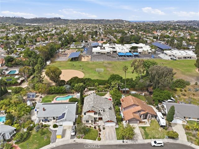 3107 Serrano Dr, Carlsbad, CA 92009