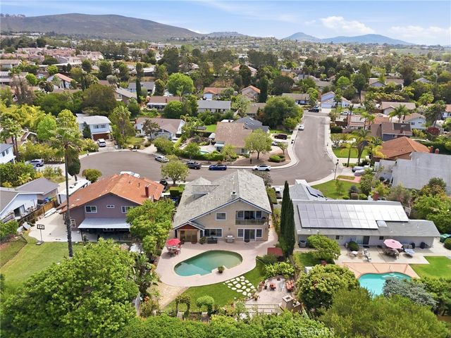 3107 Serrano Dr, Carlsbad, CA 92009