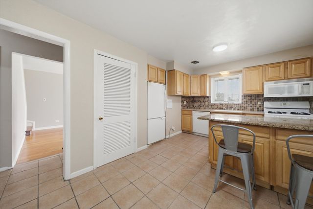 8404 45th Street, Lyons, IL 60534