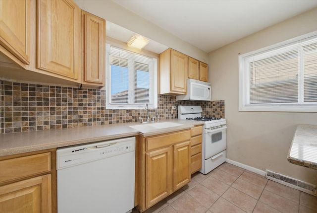 8404 45th Street, Lyons, IL 60534