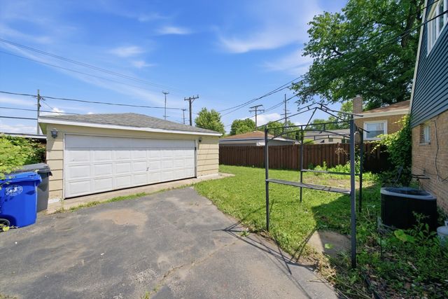 8404 45th Street, Lyons, IL 60534