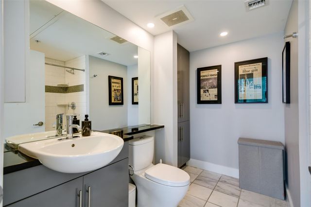 300 Bowie ST 1403, Austin, TX 78703