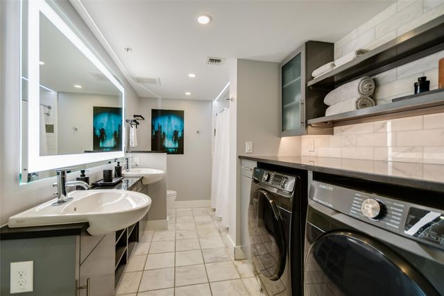 300 Bowie ST 1403, Austin, TX 78703