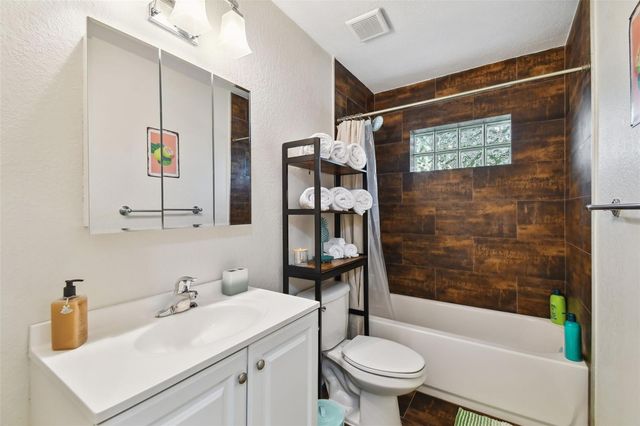 4324 S CLARK AVENUE, Tampa, FL 33611