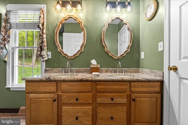 4442 SUNNY SLOPE RD, Glen Rock, PA 17327
