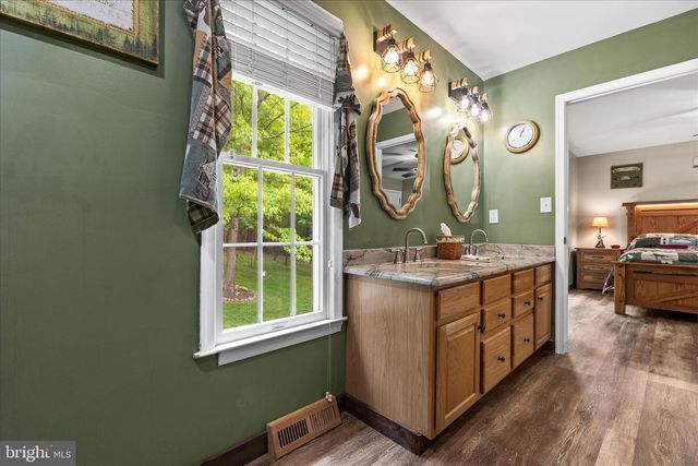 4442 SUNNY SLOPE RD, Glen Rock, PA 17327