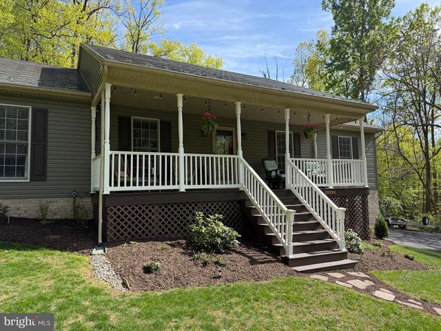 4442 SUNNY SLOPE RD, Glen Rock, PA 17327
