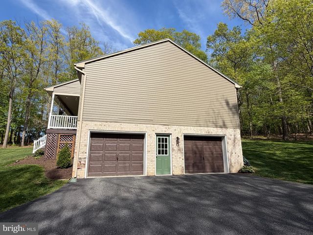 4442 SUNNY SLOPE RD, Glen Rock, PA 17327