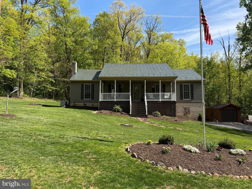 4442 SUNNY SLOPE RD, Glen Rock, PA 17327