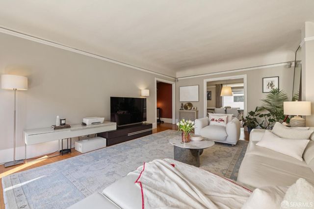 637 Powell Street 302, San Francisco, CA 94108