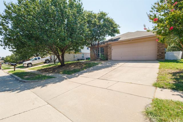 316 Heritage Drive, Crowley, TX 76036