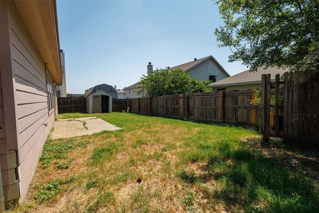 316 Heritage Drive, Crowley, TX 76036