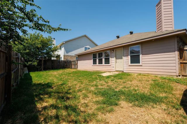 316 Heritage Drive, Crowley, TX 76036
