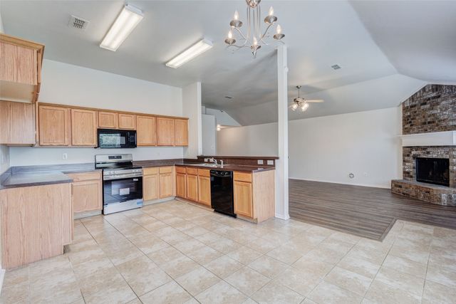 316 Heritage Drive, Crowley, TX 76036