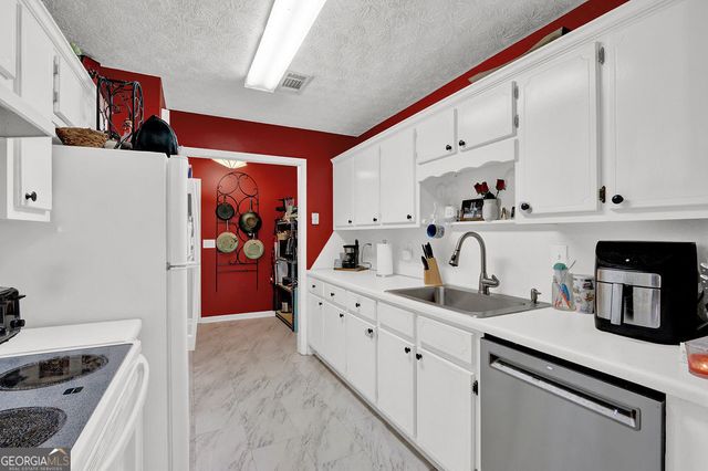 5421 Hunnington Mill Drive, Flowery Branch, GA 30542