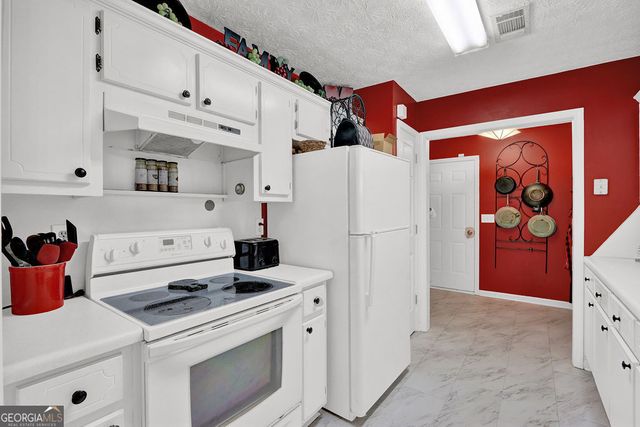 5421 Hunnington Mill Drive, Flowery Branch, GA 30542