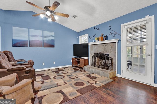 5421 Hunnington Mill Drive, Flowery Branch, GA 30542