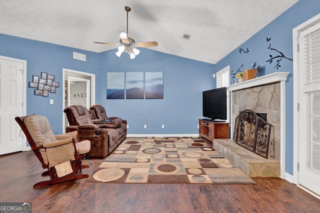 5421 Hunnington Mill Drive, Flowery Branch, GA 30542