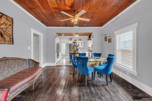 134 E High Avenue, San Antonio, TX 78210
