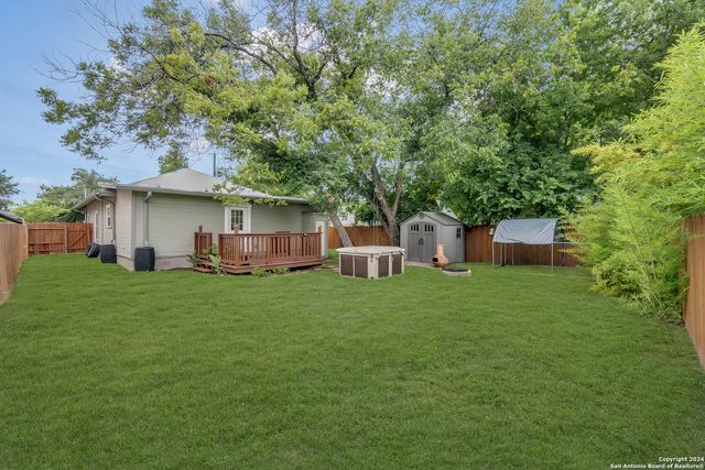 134 E High Avenue, San Antonio, TX 78210