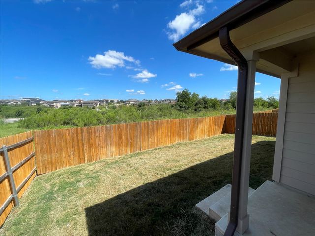 125 Calgary LN, San Marcos, TX 78666