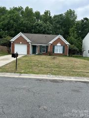 2700 Wingdale Drive, Charlotte, NC 28213