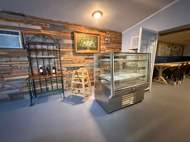 214 E Main Street, Hardy, AR 72542
