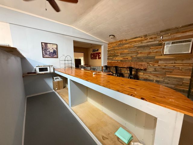 214 E Main Street, Hardy, AR 72542