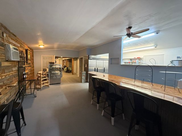 214 E Main Street, Hardy, AR 72542