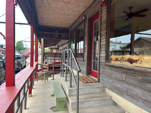 214 E Main Street, Hardy, AR 72542
