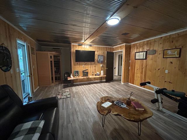 214 E Main Street, Hardy, AR 72542