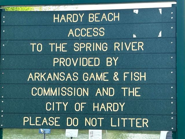 214 E Main Street, Hardy, AR 72542