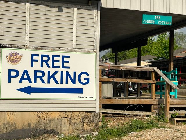 214 E Main Street, Hardy, AR 72542