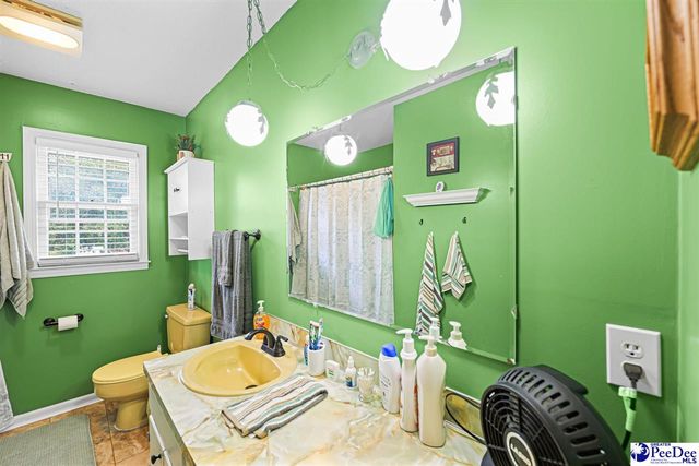 321 W Old Camden Rd, Hartsville, SC 29550