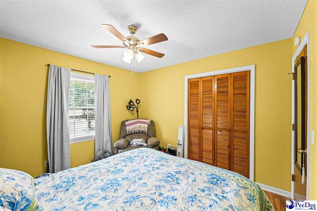 321 W Old Camden Rd, Hartsville, SC 29550