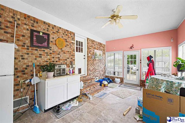 321 W Old Camden Rd, Hartsville, SC 29550