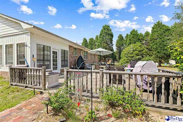 321 W Old Camden Rd, Hartsville, SC 29550