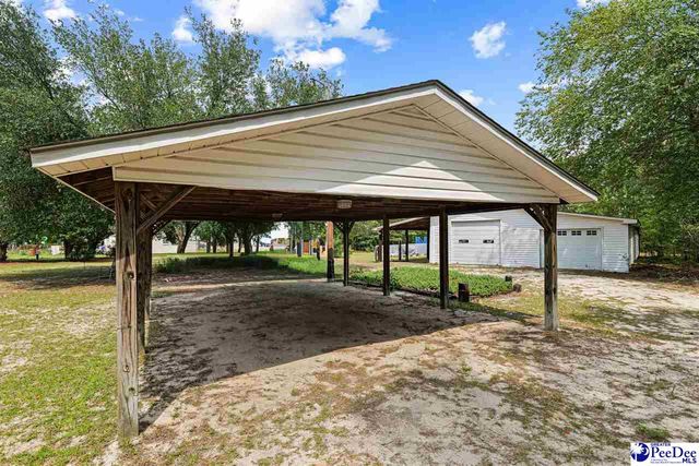 321 W Old Camden Rd, Hartsville, SC 29550